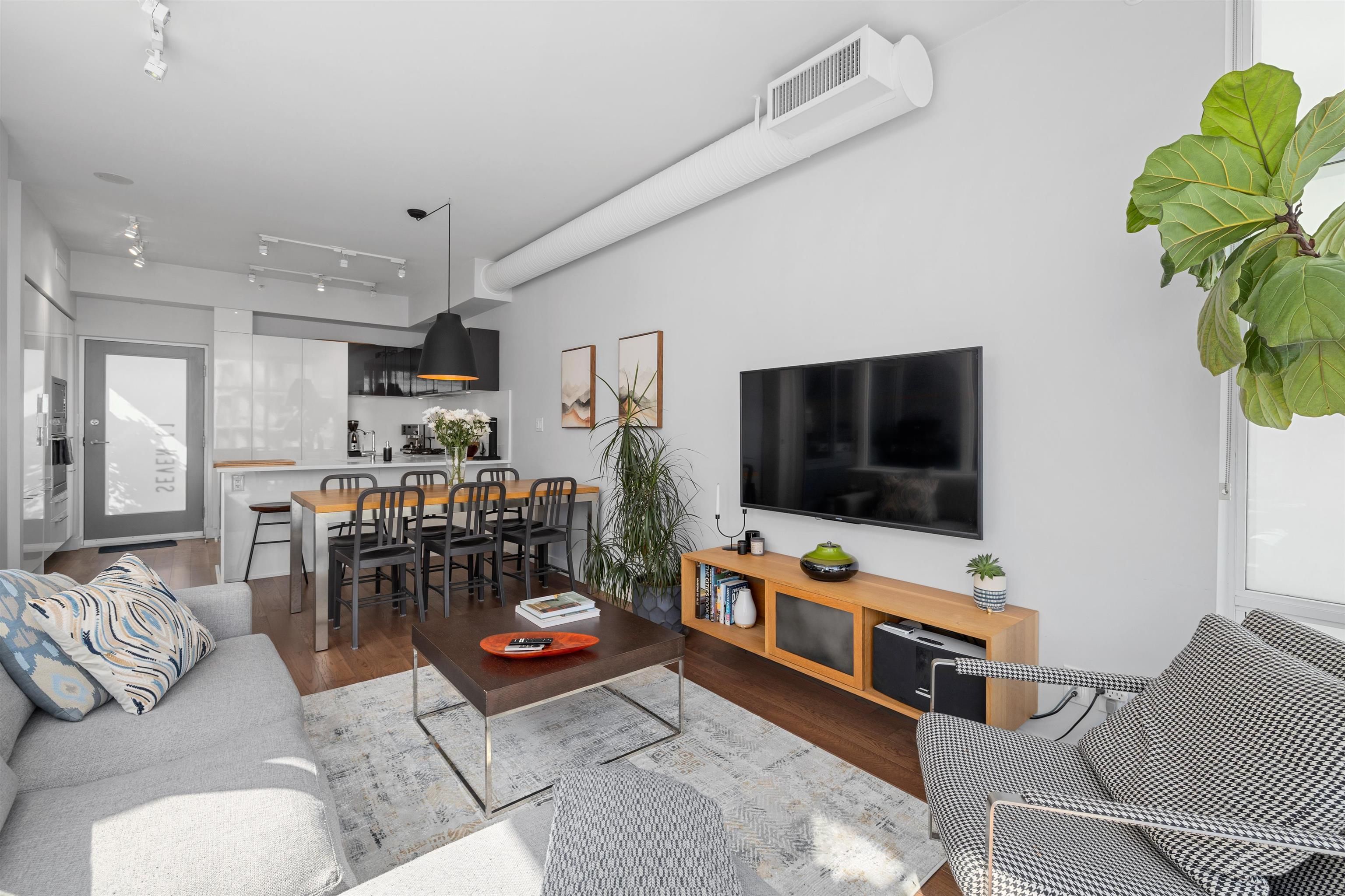 Rate Cut Sparks Vancouver Home Prices to Jump 12% in September